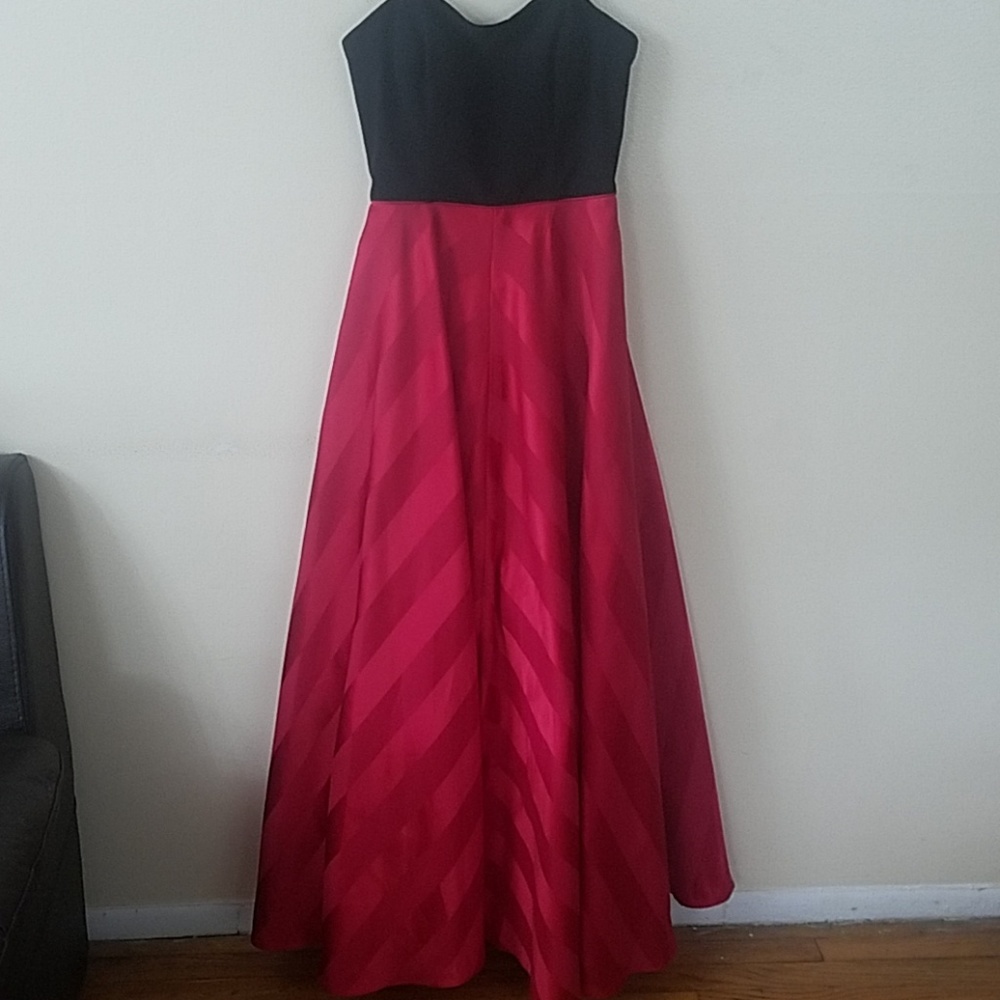 NWT Strapless Gown